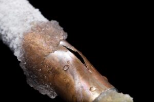 fixing Frozen pipe in Toronto